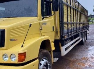 Caminhão Boiadeiro - Transporte de Gado em Cascavel