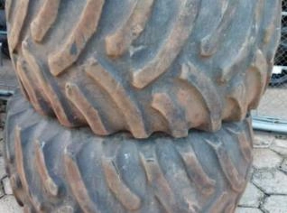 Pneus 30.5-32 Goodyear com Rodas - Semi-Novos