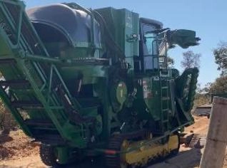 Colhedora John Deere 3520 em perfeito estado