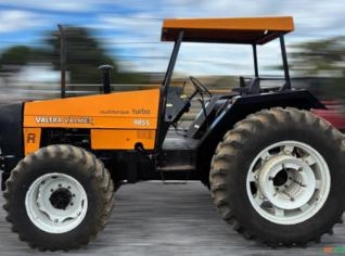 Trator Valmet 985 - 2001 em Coromandel - MG
