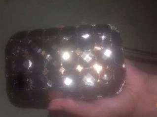 Bolsa Isla Original com Pedra Topázio - Estilo e Elegância