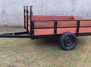 Carretas Agrícolas 2000 KG com Opc¸o~es de Estrutura