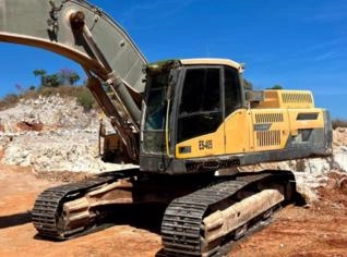 Escavadeira JCB JS220 - Ano 2020 em Nobres/MT