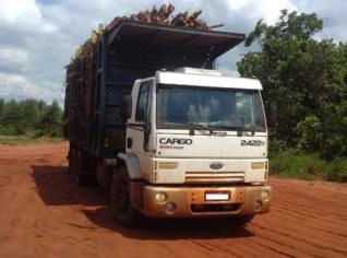 Caminhão Ford Cargo 2428e 6x2 Ano 2008