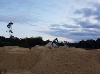 Areia Fina e Média Lavada para Construção