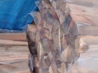 Lenha de Eucalipto Seca - Pacote 10kg