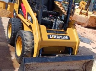 Mini Carregadeira Caterpillar 216B3