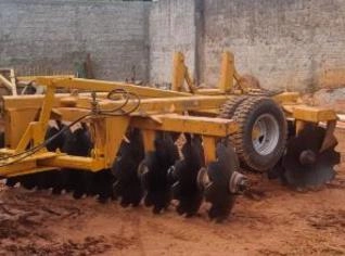 Grade Aradora Tatu 18x32 - Revisada com Discos Novos