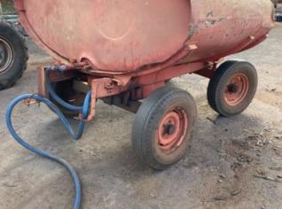 Tanque Pipa Usado 3.000L para Trator em Carretinha