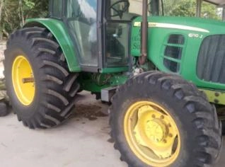 Trator John Deere 6110J 4x4 - Ano 2016