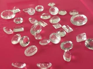 Safira Transparente e Pedras Preciosas com Laudo