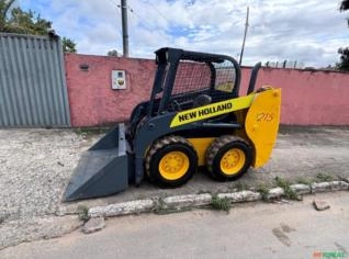Mini Carregadeira New Holland L215 2014