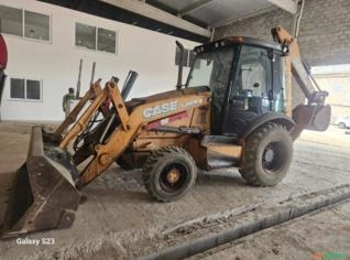 Retroescavadeira CASE 580 N 2013 em Salvador