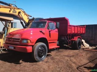 Caminhão Ford F12000 em São Joaquim da Barra