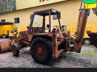 Retroescavadeira CASE 580H em Santo André