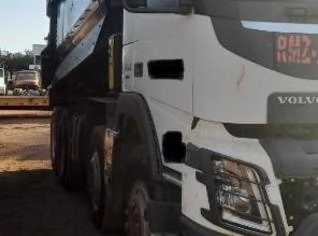 Caminhão Volvo FMX500 8x4 - 2021 em BH