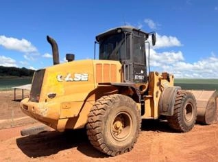 PÁ CARREGADEIRA CASE 721E