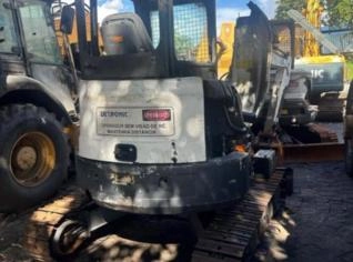 Bobcat E35 2013 - 3400 Horas