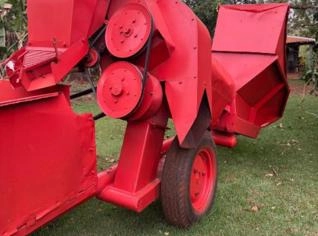 Colhetadeira de Milho Modelo CLM 350 - Penha