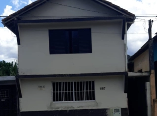 Casa Sobrado com 3 Quartos e Garagem em Juquiá SP
