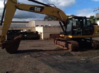 Escavadeira Caterpillar 320D II - 2014, Motor Novo