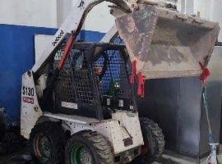 Bob Cat S130 Revisado com Pneus Novos