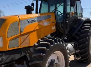 Trator Valtra BH 145 2012 - Excelente Estado