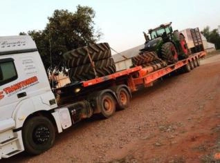 Transporte de Máquinas Agrícolas com Pranchas Variadas