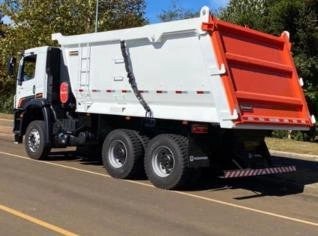 Caçamba Meia Cana 10m³ para Transporte de Materiais