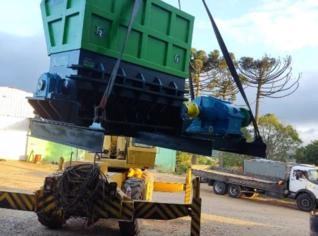 Triturador de Madeira Industrial - Alta Eficiência
