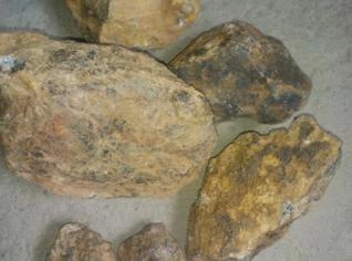 Pedra de Meteoro Única e Rara à Venda