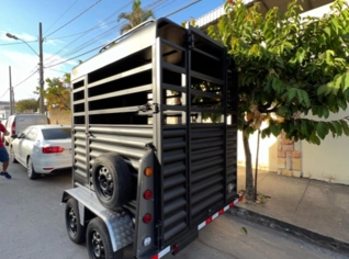 Trailer Boiadeiro Chapeado Super Luxo para 2 Cavalos