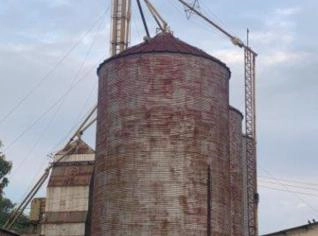 Conjunto Completo de Silos Metálicos e Equipamentos