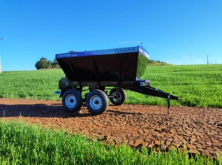 Distribuidor de Adubo Orgânico 3,5m³ - Alta Capacidade