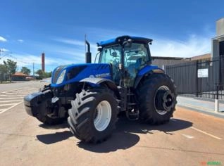 Trator New Holland T7 240 - 2021 - 2.711hrs