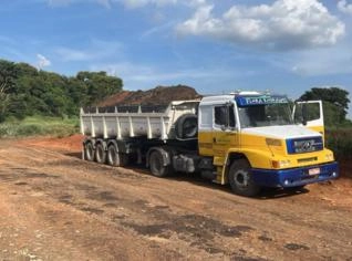 Composto Orgânico de Esterco de Galinha Puro
