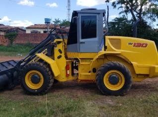 Pá Carregadeira NewHolland W130 em ótimo estado