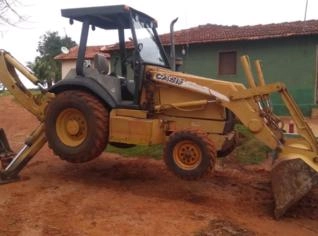 Retroescavadeira CASE 580L - Itapetininga SP