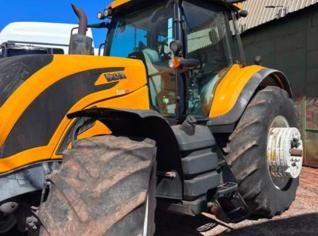 Trator Valtra T250 em Orlândia - SP