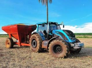 Trator Valtra BH 210i 4x2 Ano 2012 Vermelho