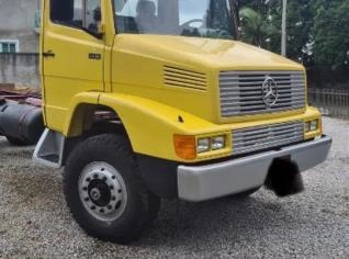 Caminhão MB 1418 4x4 em perfeito estado