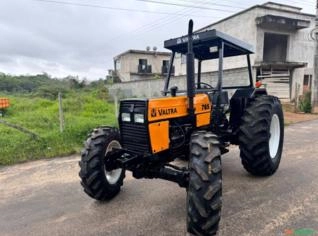 Trator Valtra 785 - 2001 em São João Del Rei
