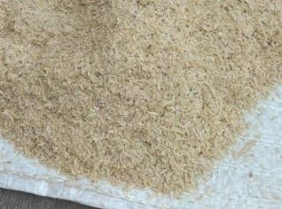 Casca de Arroz Moída para Forração de Aviários
