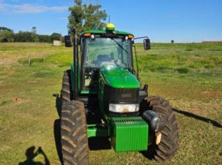 Trator John Deere J6150 - 2020