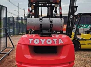 Empilhadeira Toyota GLP 5 - 5 Toneladas