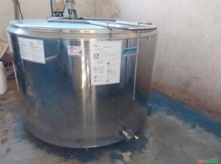 Tanque Semi-Novo 200 Litros com Motor