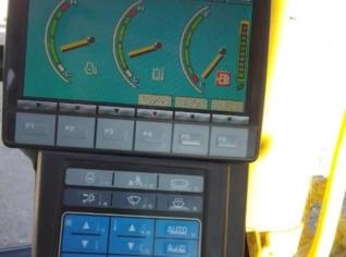 Escavadeira Komatsu PC130 - Excelente Estado