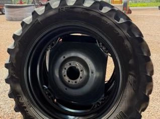 Pneus Pirelli 380/80-38 Semi Novos