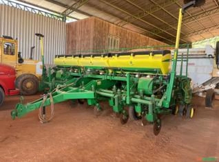 Plantadeira John Deere 1113 - 12 Linhas, Ano 2010