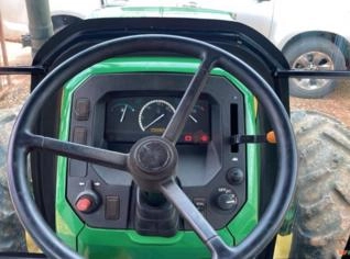 Trator John Deere 5090E - 2020 em Ótimo Estado